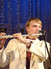 Преподаватель музыки, преподаватель игры на флейте Дмитрий Олегович Харьковский