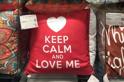 Гипермаркет мебели и товаров для дома Hoff, с рейтингом 4.5 - находится по адресу Москва, Калужское шоссе 20 километр, 4 ст1 