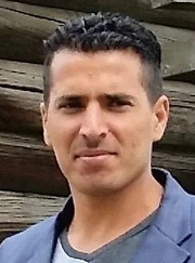 Преподаватель арабского языка, преподаватель математики Мухаммед Али Аль-Матари