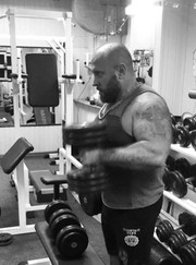 Тренер по бодибилдингу, тренер по ОФП Александр Валентинович Куцевил