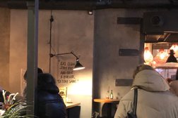 Ресторан Креветки и бургеры, с рейтингом 3.7 - находится по адресу Екатеринбург, улица Малышева, 24 