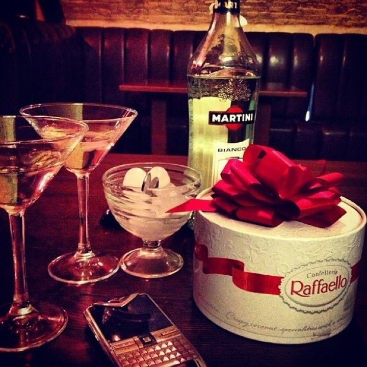 Мартини фото. Мартини фото. Мартини прикол. По мартини и мы в машине. День мартини.