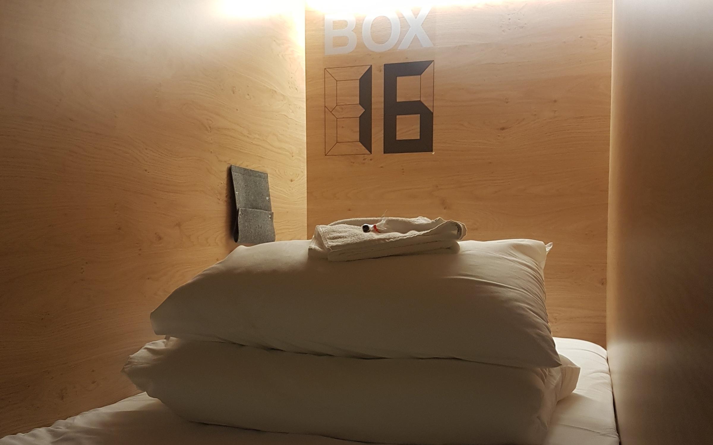 Inbox capsule hotel, хостел на Моховой улице в Санкт-Петербурге 📍 ...