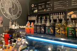 Кофейня Coffee Brothers, с рейтингом 3 - находится по адресу Москва, Рочдельская, 15 ст12-12а 