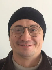 Дизайнер, маляр-штукатур Сергей Олегович Стариков