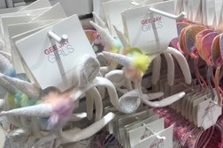 Магазин одежды Gloria Jeans, с рейтингом 4 - находится по адресу Ярославская область, пос. Нагорный, Дорожная улица, 6а 