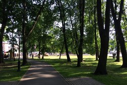 Кремлёвский парк, с рейтингом 3.8 - находится по адресу Великий Новгород, Кремлевский парк, 18 ст3 