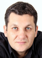 Мастер по установке дверей, мастер по ремонту квартир и коттеджей Андрей Владимирович Руманов