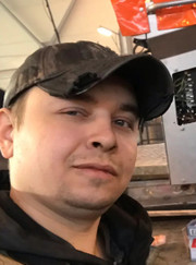 Кузнец, сварщик Артем Сергеевич Вяткин