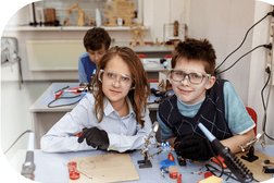 Школа изобретателей Эра Инженеров, с рейтингом 4 - находится по адресу Москва, улица Марии Ульяновой, 9к1 