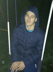 Автослесарь, грузчик Максим Витальевич Макаров