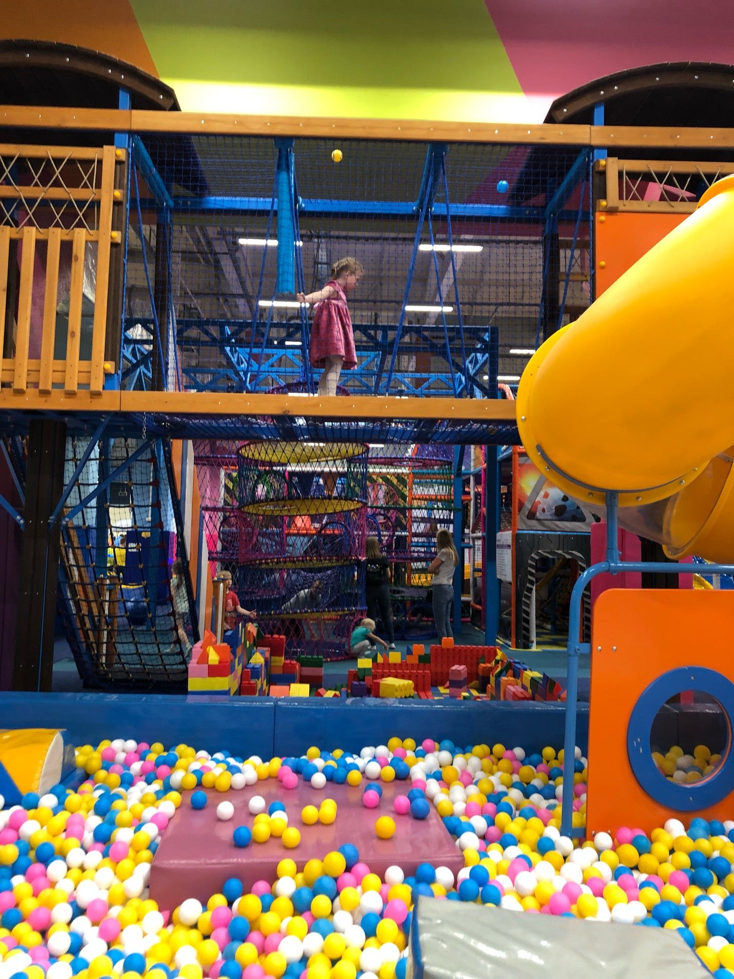 Чайленд парк. Чайлэнд победа плаза. Парк мытищи аттракционы. Чайленд парк. Чайлэнд бибирево.