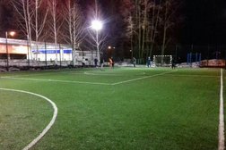 Каток на стадионе Салют, с рейтингом 3.9 - находится по адресу Самара, 15-й квартал, 26 