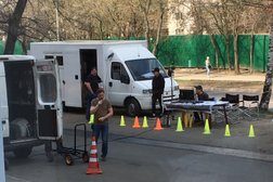 Магазин одежды и обуви Смешные цены, с рейтингом 2.5 - находится по адресу Москва, улица Декабристов, 10 к2 