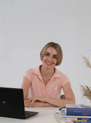 Преподаватель литературы, преподаватель русского языка Полина Владимировна Швец