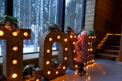 Экоотель Романов Лес, с рейтингом 4.3 - находится по адресу Костромская область, деревня Лунёво, 50 