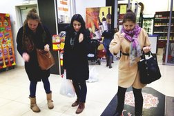 Торговый центр Хай вэй, с рейтингом 3 - находится по адресу Москва, Щербинка, Симферопольское шоссе, 7 