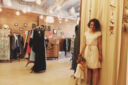 Бутик женской итальянской одежды с французским флером Paris, с рейтингом 2.6 - находится по адресу Тюмень, Орджоникидзе, 63а 