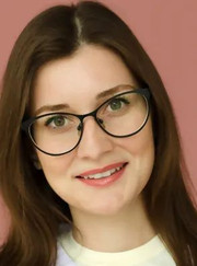 Преподаватель химии Елена Вячеславовна Тарасова