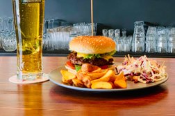 Бар Жиробас, с рейтингом 4 - находится по адресу Алматы, Назарбаева проспект, 220/3 