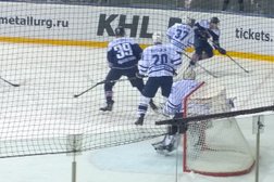 Официальный магазин хоккейной атрибутики Металлург, с рейтингом 4 - находится по адресу Магнитогорск, проспект Ленина, 105 