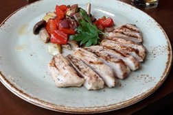 Стейкхаус-бургерная Мачете, с рейтингом 4.3 - находится по адресу Курган, Гоголя, 61 