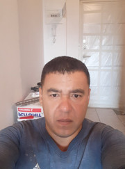 Маляр, мастер по оклейке обоев Руслан Ашуров