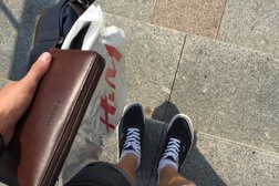 Магазин одежды H&M, с рейтингом 3.8 - находится по адресу Иркутск, 3 Июля, 25 