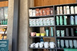 Кофейня Starbucks, с рейтингом 3.5 - находится по адресу Алматы, Абылай хана проспект, 62 