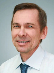 Водитель, управляющий Игорь Зиновьевич Мезенцев