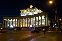 Центральный академический театр Российской армии, с рейтингом 4.3 - находится по адресу Москва, Суворовская площадь, 2а 