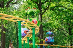 Парк развлечений Сказочный бор, с рейтингом 4.9 - находится по адресу Московская область, Химки, Ленинский проспект, 2А 