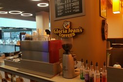 Gloria Jean's Coffees, с рейтингом 4.6 - находится по адресу Казахстан, Алматы, проспект Аль-Фараби, 77/8 