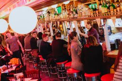 Бар-ресторан Grizzly Diner, с рейтингом 3.3 - находится по адресу Екатеринбург, площадь Бахчиванджи, 1 