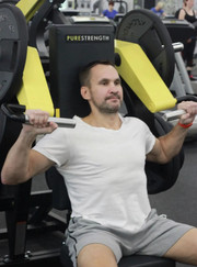 Тренер по бодибилдингу, тренер по боевым искусствам Сергей Юрьевич Зазирный