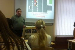 Екатеринбургская автошкола, с рейтингом 3.3 - находится по адресу Екатеринбург, улица Большакова, 61 
