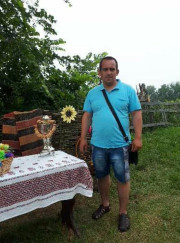 Садовник Олег Чикарев