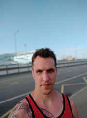 Плиточник, инженер по водоснабжению и водоотведению Антон Аксенов