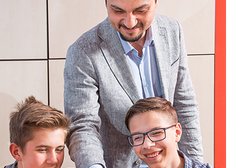Компьютерная академия Top, с рейтингом 4.9 - находится по адресу Кемеровская область, Прокопьевск, Рудничный район, 653033, Институтская улица, 18/1 