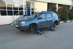Шиномонтаж 5 колесо, с рейтингом 2.6 - находится по адресу Москва, Боровское шоссе, 6 к2 