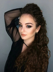 Парикмахер, визажист Нино Джоновна Венидикова