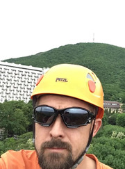 Тренер по скалолазанию, автослесарь Данила Сергеевич Овчаренко