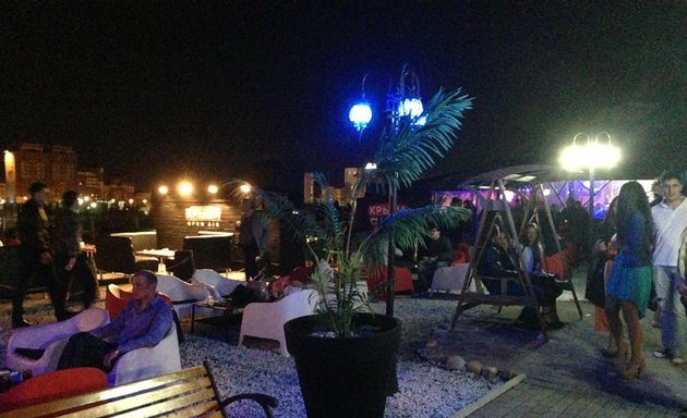 Ануста үлкен дилдо бар анальды порно фото