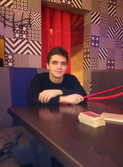 Разнорабочий, мастер по оклейке обоев Роман Анатольевич Зубков
