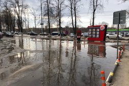 Ресторан быстрого питания Бургер Кинг, с рейтингом 2.3 - находится по адресу Московская область, Дмитров, Московская улица, 27а 