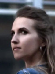 Риелтор, преподаватель английского языка Владислава Игоревна Толстая