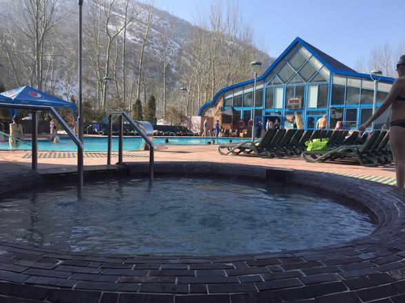 Шашты томпақ әйелдердің эротикалық фотосуреттері