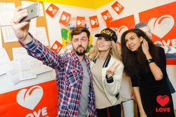 Love radio, FM 105.0, с рейтингом 4.6 - находится по адресу Омск, проспект Карла Маркса, 24 