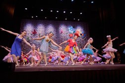 Центр развития личности Радуга, с рейтингом 4.1 - находится по адресу Московская область, Балашиха, микрорайон Железнодорожный, Колхозная улица, 12к2 