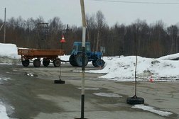 Учебный центр Кольский транспортный колледж, с рейтингом 4 - находится по адресу Мурманская область, Кола, Островский переулок, 14 